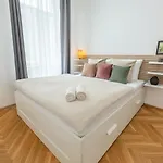 3 Bedroom In Old Town - 1 - Self Check-in براغ