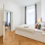 3 Bedroom In Old Town - 1 - Self Check-in