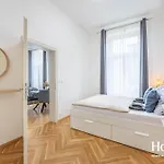 3 Bedroom In Old Town - 1 - Self Check-in * براغ