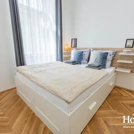 Apartmán 3 Bedroom In Old Town - 1 - Self Check-in *