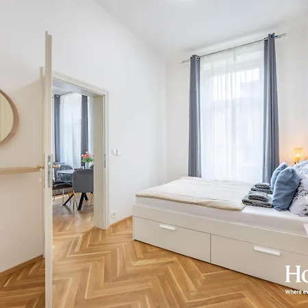 3 Bedroom In Old Town - 1 - Self Check-in * Praga